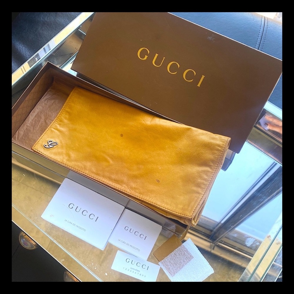 1000% Authentic Pre-Owned and We’ll-loved Gucci Clutch